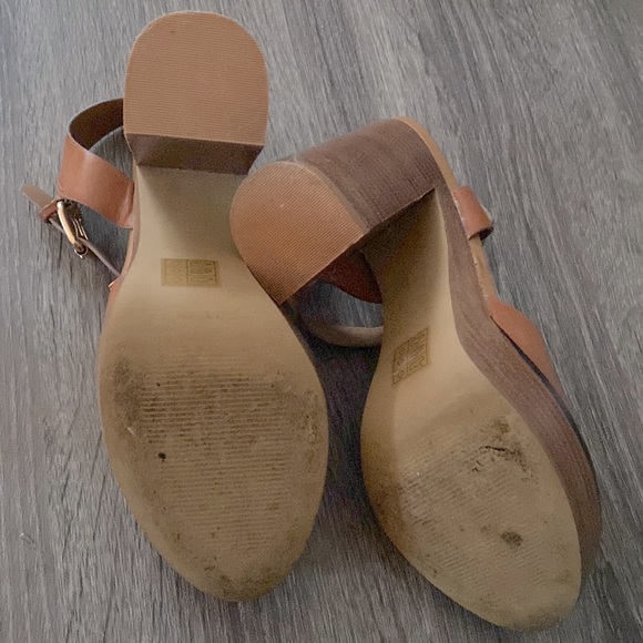 Aldo chestnut colored heels - Picture 4 of 4